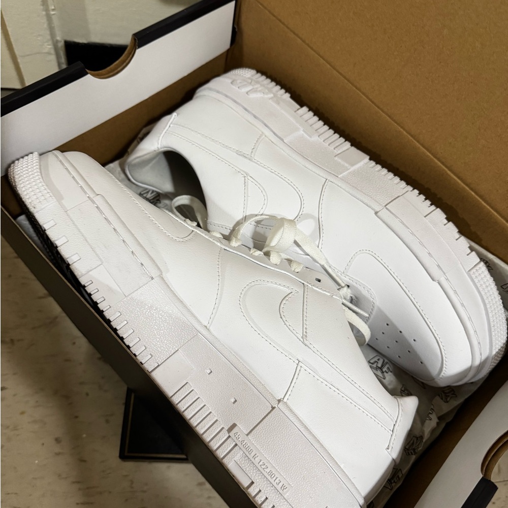 Nike Air Force One Pixel